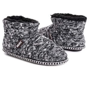 Muk Luks- Leighton Slipper Boot in Color Ebony & Ghost. NWT.